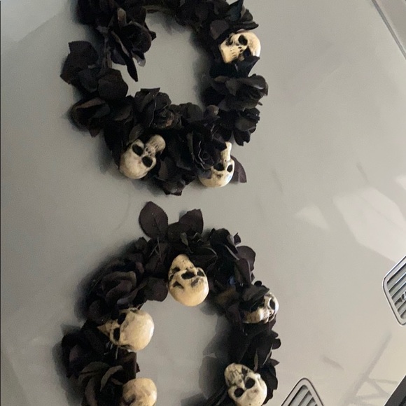 Halloween two Skulls 💀 wreaths16” - Picture 3 of 5